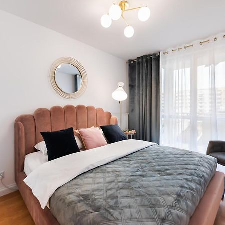 Metro Kondratowicza Velvet Apartment Warschau Exterior foto