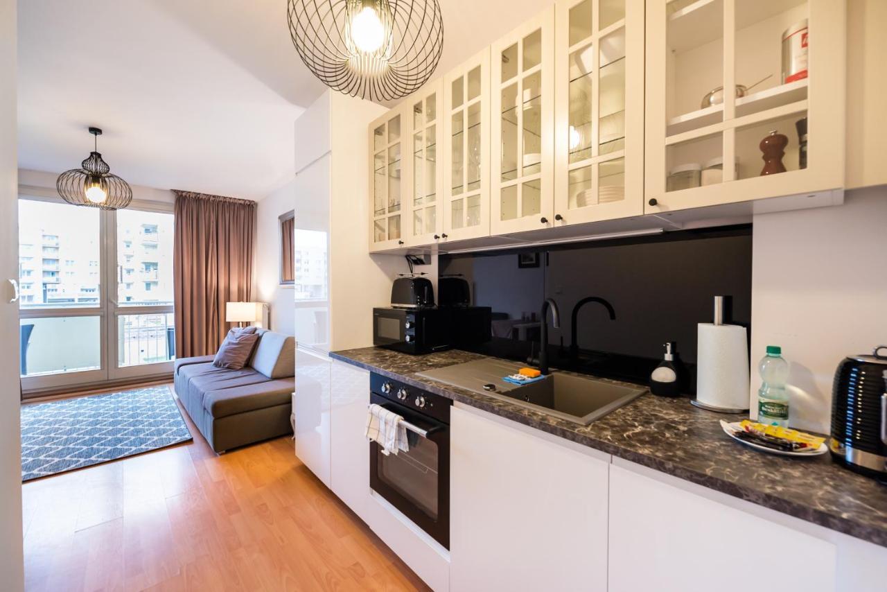 Metro Kondratowicza Velvet Apartment Warschau Exterior foto