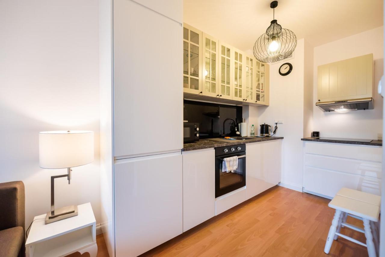 Metro Kondratowicza Velvet Apartment Warschau Exterior foto