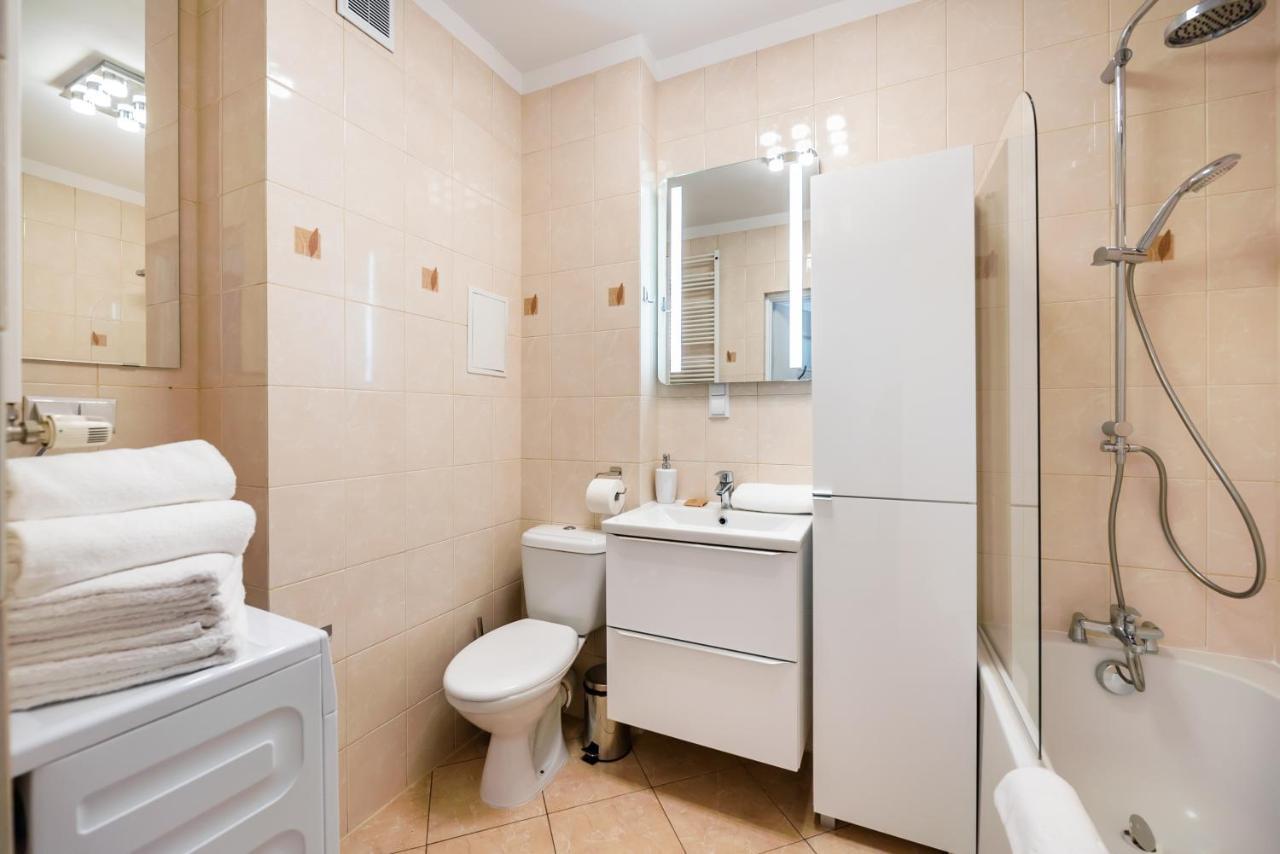 Metro Kondratowicza Velvet Apartment Warschau Exterior foto